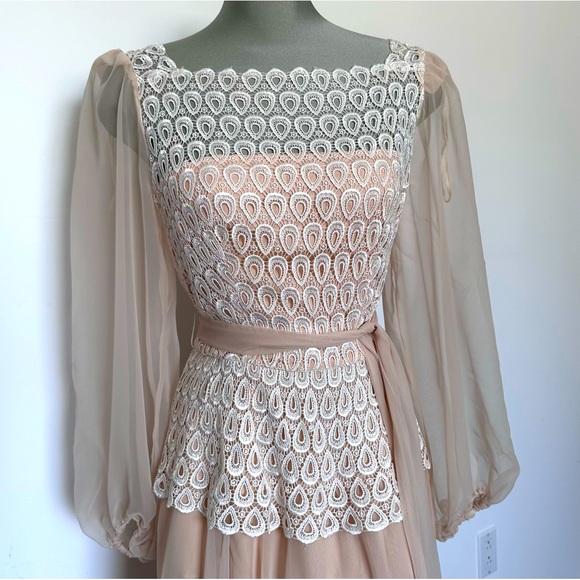 Vintage Dress - Picture 11 of 16